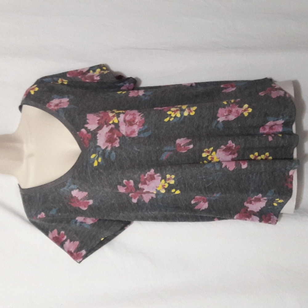Torrid Gray Floral Blouse Size 2 Classic Fit